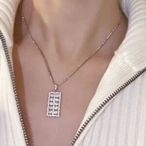 The Ravishing Rectangle pendant necklace in 925 silver and cubic zirconia